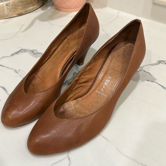 Jeffrey Campbell | Shoes | Jeffrey Campbell Abby Tan Kitten Heels